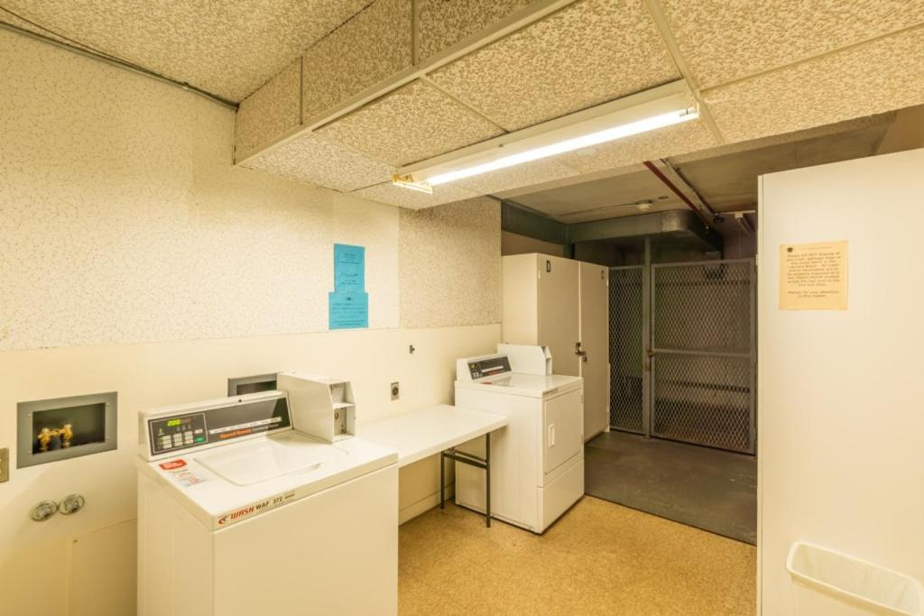 호놀룰루 Waikiki Banyan W-Ocean Views With Free Parking! 아파트 외부 사진